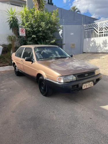 Ford Versailles Ghia 2.0i / 2.0 2P E 4P 1992