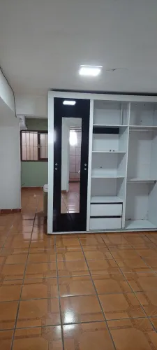 Aluguel kitnet, ambiente familiar. 