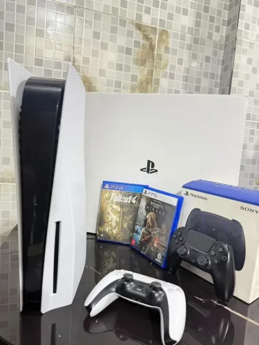 Ps5 Com Leitor de Disco 2 controles 2 Jogos Novinho