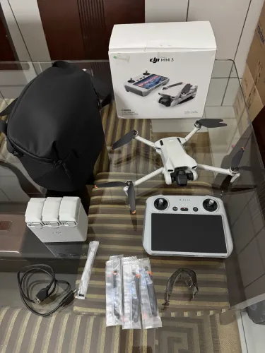DJI MINI 3 COMBO COM TELA - IMPECÁVEL