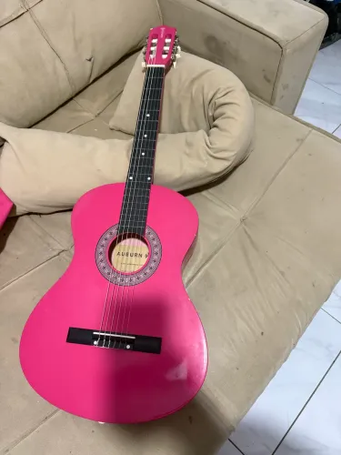 Violão rosa lindo 