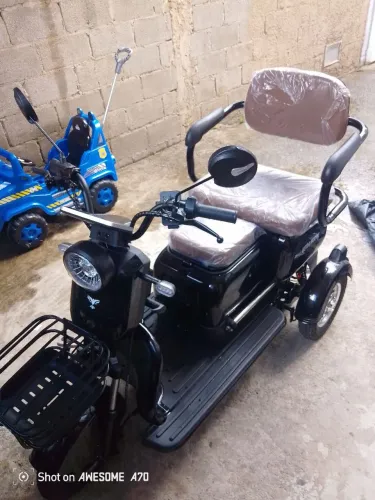 Vendo Triciclo Elétrico