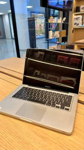MacBook Pro 2012 13? - Prata 500GB 4GB de RAM