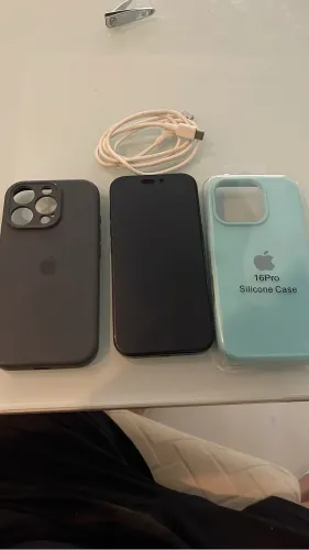 Vendo iPhone 16 pro 256 G baixei pra ir logo 