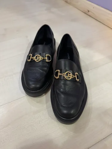 Loafer Jorge Bischoff em couro