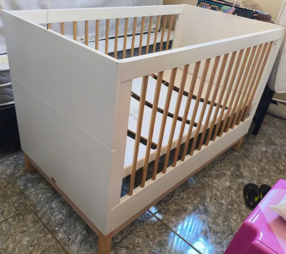 Vende se berço marca Quater