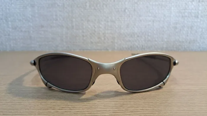 Óculos de Sol Oakley Juliet Full Metal Cinza