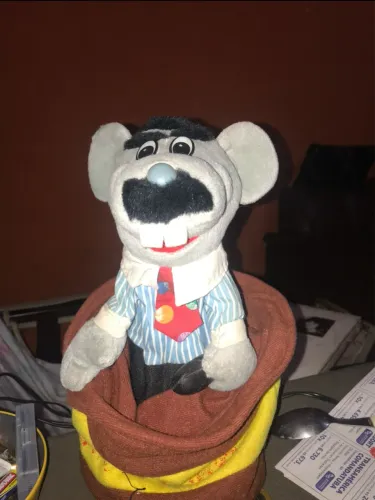 boneco de pelúcia clássico do personagem Xaropinho,