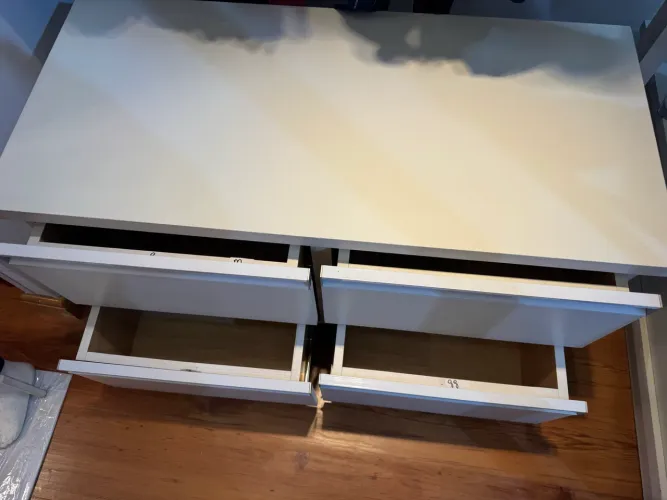 Armário para lojas com 4 gavetas
