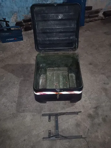 Baú motoboy com suporte