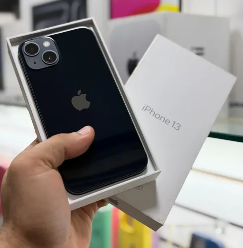 Iphone 13 256gb apenas 2 meses de ativação, bateria 100% com 13 ciclos LOJA FÍSICA ( 256 )