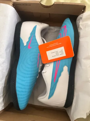 Chuteira de Futsal Nike Phantom Gx Club