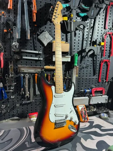Guitarra Strato Vogga 
