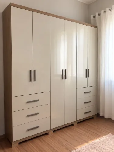 Guarda-Roupa Casal Grande 6 Portas + 6 Gavetas - Excelente Estado
