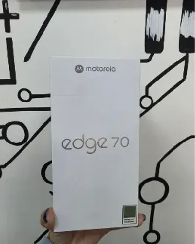 Motorola Edge 70 - 8/256GB - Novo com 1 ano de garantia