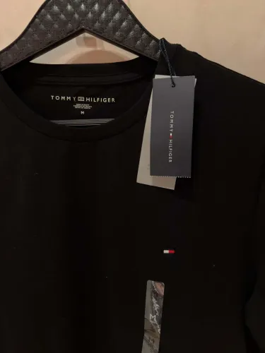 Camisa preta Tommy