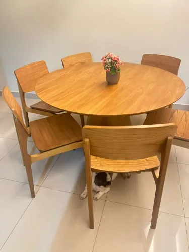 Conjunto de mesa redonda com 6 cadeiras 
