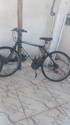 Bicicleta semi-nova de marchas