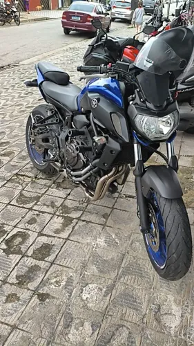 MT 07 BLUE EDITION... RACE.