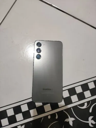 Vendo Meu S23 PLUS 512 GB. Leia o anúncio 