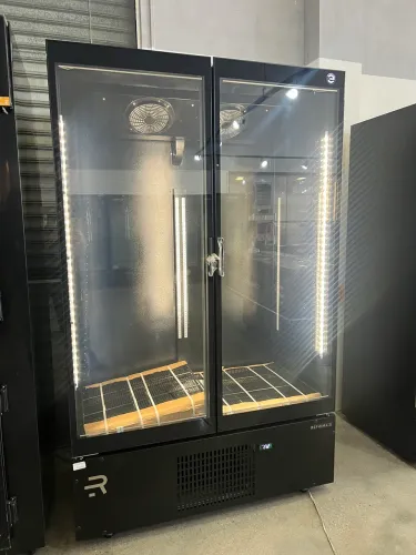 Cervejeira expositora 2 portas 1300L PREMIUM - pronta entrega