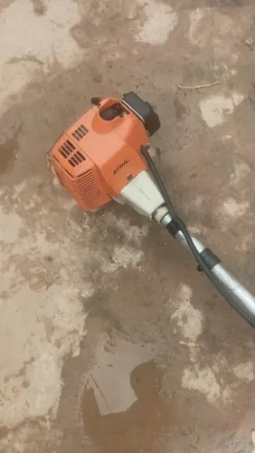 Vendo uma roçadeira top shtil