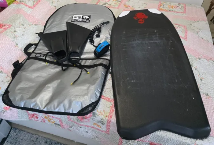 Bodyboard Magik com capa e Nadadeira
