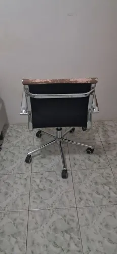 Oportunidade cadeira de escritório giratória
