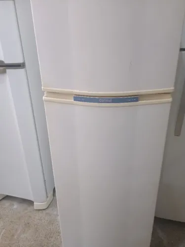 Geladeira Frosfree ótima