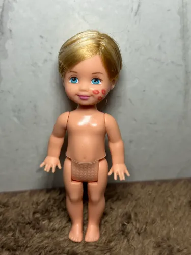 Boneco mini tommy barbie kelly RARO beijinhos