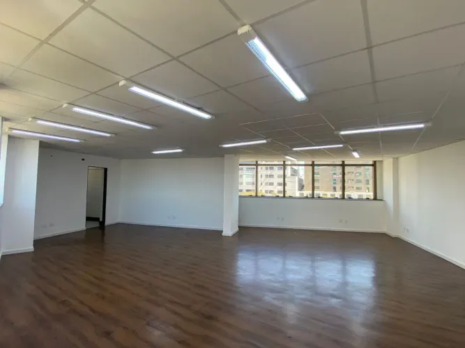 Sala para locação no Vila da Serra