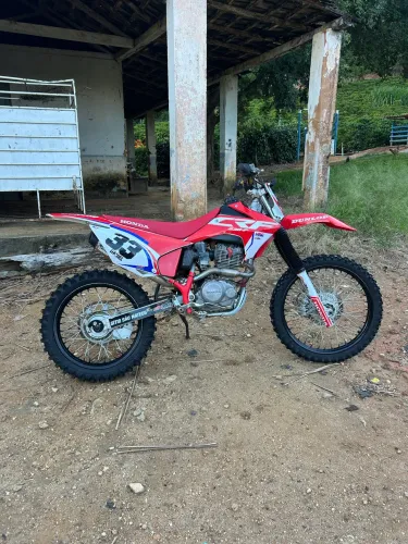 Vende-se CRF 230 ano 2016
