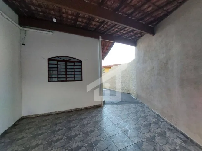 Casa com 2 dormitórios para alugar, 200 m² por R$ 1.948,49/mês - Chácara do Visconde - Tau