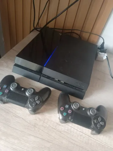 Playstation 4 semi-novo