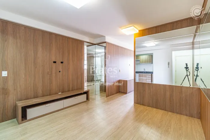 Belo apartamento para alugar no Centro Cívico