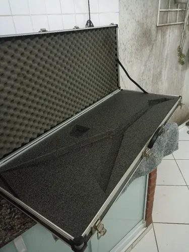 Case ridido guitarra flying v