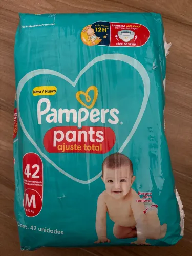 Lacrado! Pampers pants ajuste total M com 42 fraldas 
