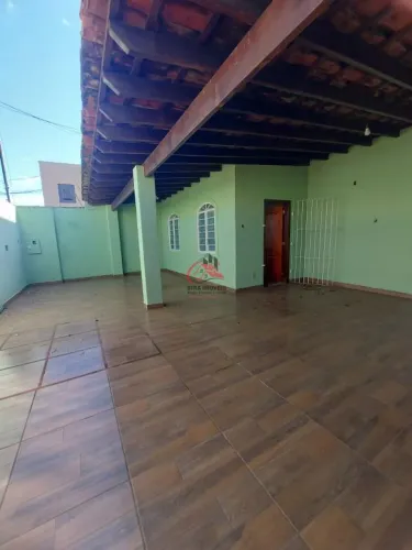 Casa para Alugar 4 Quartos (1 Suíte + 1 no Fundo) Bairro Universitário