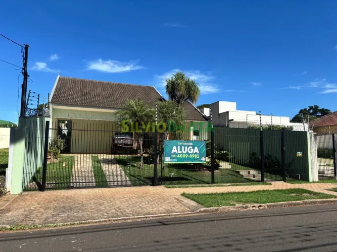 Casa Ampla e Completa na Zona 02 Próxima ao Parque do Ingá