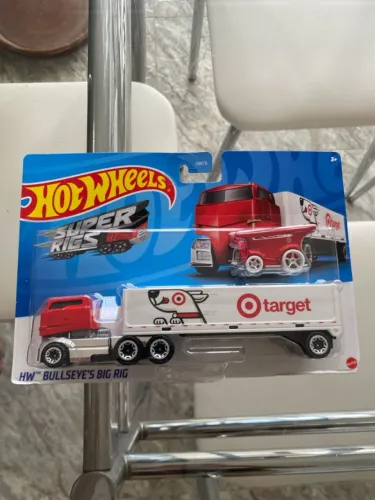 Hot Wheels Caminhão Target - HW Bullseye's Big Rig - Super Rugs