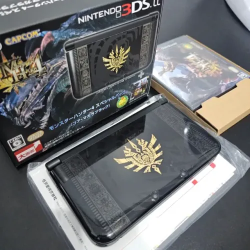 Nintendo 3DS LL - Monster Hunter 4 Special Pack Gore Magala Black