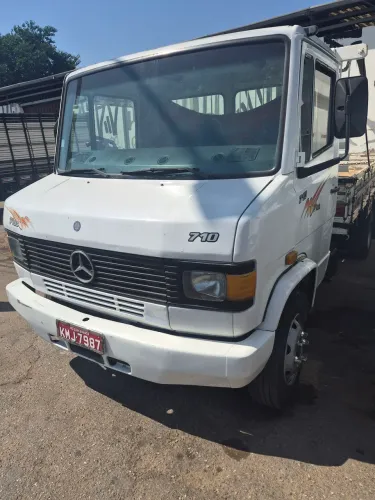 Caminhão Mercedes 710 97