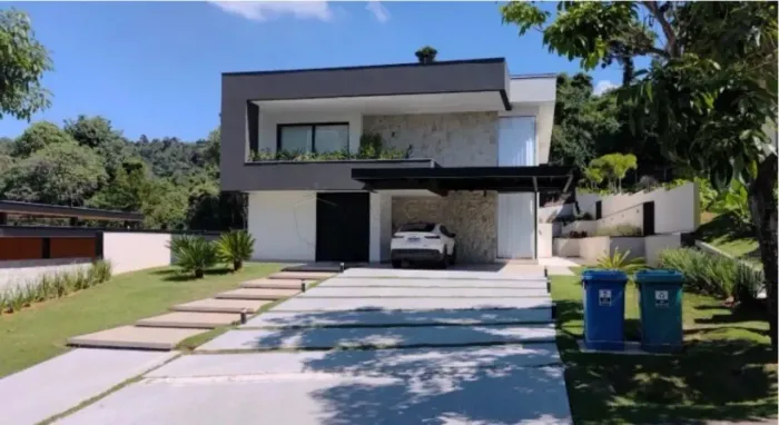 Casa nova de alto padrão no Condomínio Fazenda Serra Azul, Itupeva/SP.