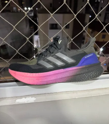 Tênis Adidas Ultraboost