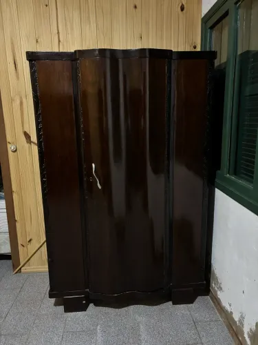 Roupeiro antigo