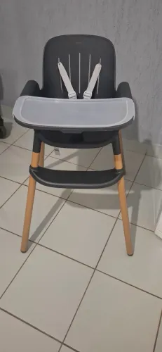 Cadeirinha de alimentação 