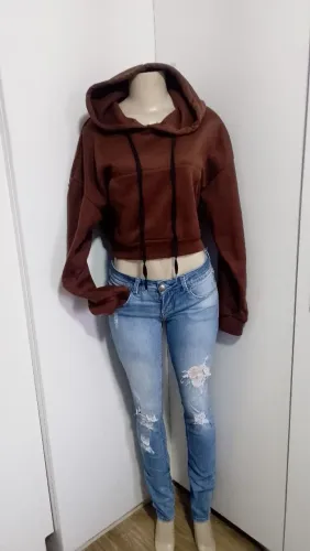 Conjunto de calça jeans e cropped