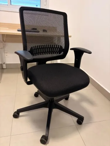 Cadeira e Mesa Flexform para Escritório