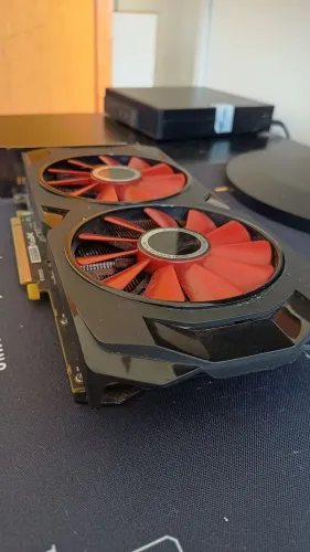 Placa de video Rx 580 8gb com defeito
