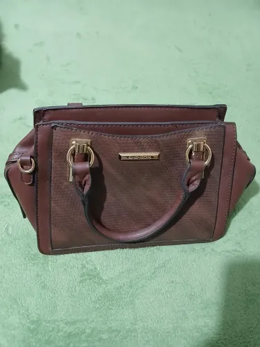 BOLSA DE MÃO MÉDIA MARROM
